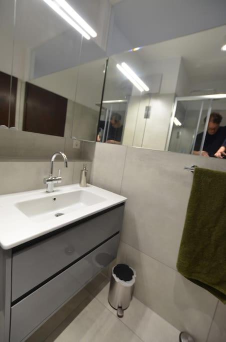 Studio 7 City Lage Mit Garage Naehe Koeln Bonn Зигбург Экстерьер фото